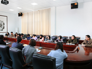 学校召开党务骨干培训会