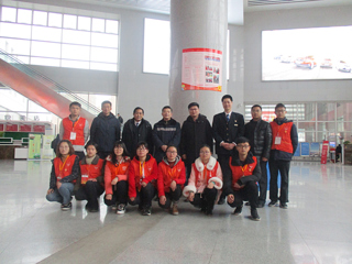 beat365慰问大学生铁路春运志愿者