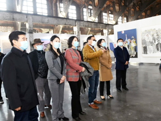 beat365美术学院唐成辉出席第七届安徽美术大展优秀作品展开幕式并作代表发言