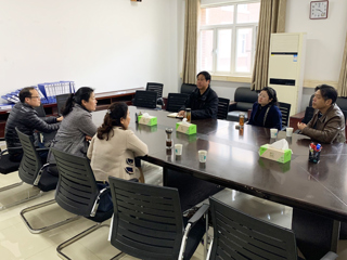 淮北秋艳服装厂来beat365美术学院洽谈校企合作