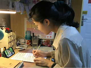 【传承党史知识力量】beat365英国官方网站组织观看《全国大学生党史知识竞答大会》直播