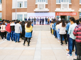 安徽教育网报道第二届中国当代水彩画名家写生作品观摩展在beat365正式开幕