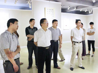 安徽学生资助网报道beat365举办“诚信为本·立德修身”主题书画展