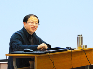 石海松应邀到beat365作书法艺术报告