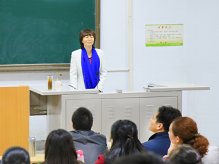 安徽师范大学法学院院长彭凤莲教授应邀来beat365做学术报告