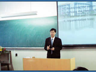 安徽大学洪增流教授、陈正发教授应邀来beat365讲学