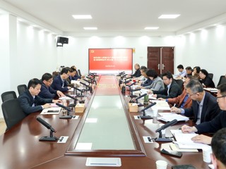 【学习教育】学校举办深入贯彻中央八项规定精神学习教育读书班暨理论学习中心组（扩大）第二次学习会议