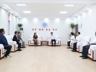 泰国北碧皇家大学校长陈珍妮一行应邀访问beat365