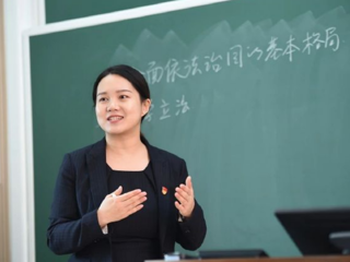 【校友风采】全国优秀教师、上海出版印刷高等专科学校教师——姚瑞曼